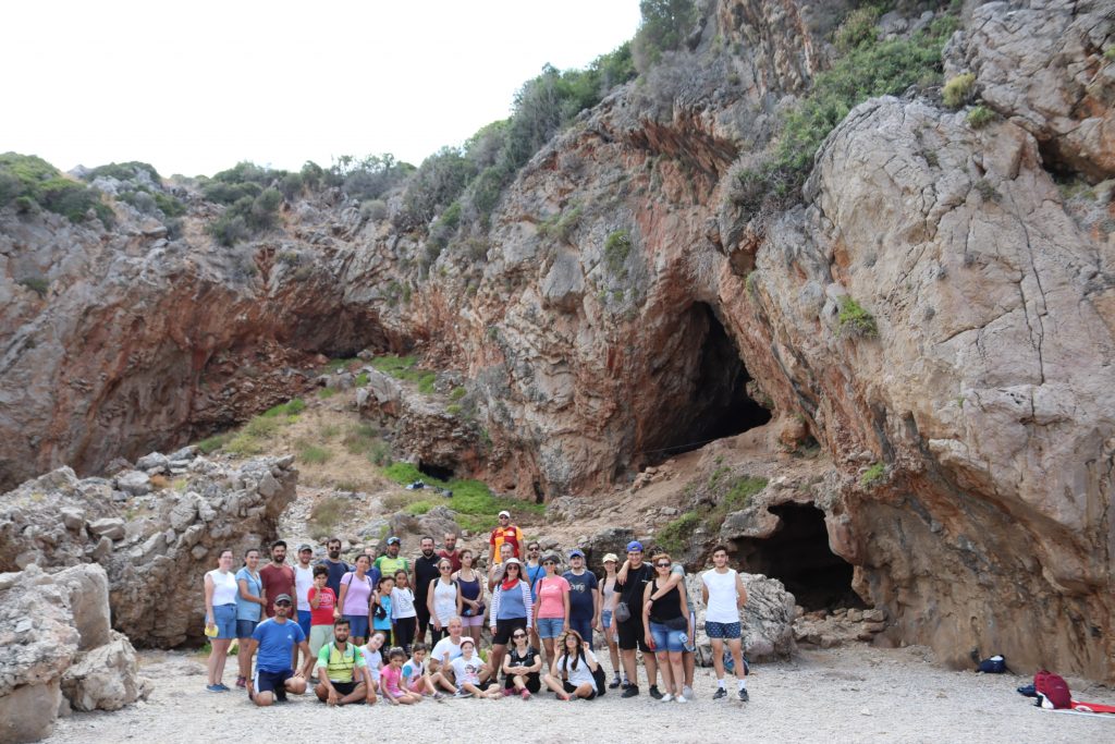 Sahra Spor Kulübü Derneği ve ekibiyle keyifli bir haftasonu etkinliği gerçekleştirdik. Kazı evimizi ve Üçağızlı Mağarası'nı ziyaretleri için kendilerine teşekkür ederiz
